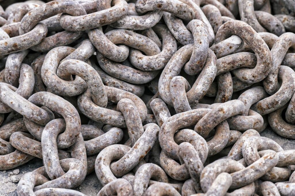 Metal chain links representing backlinks